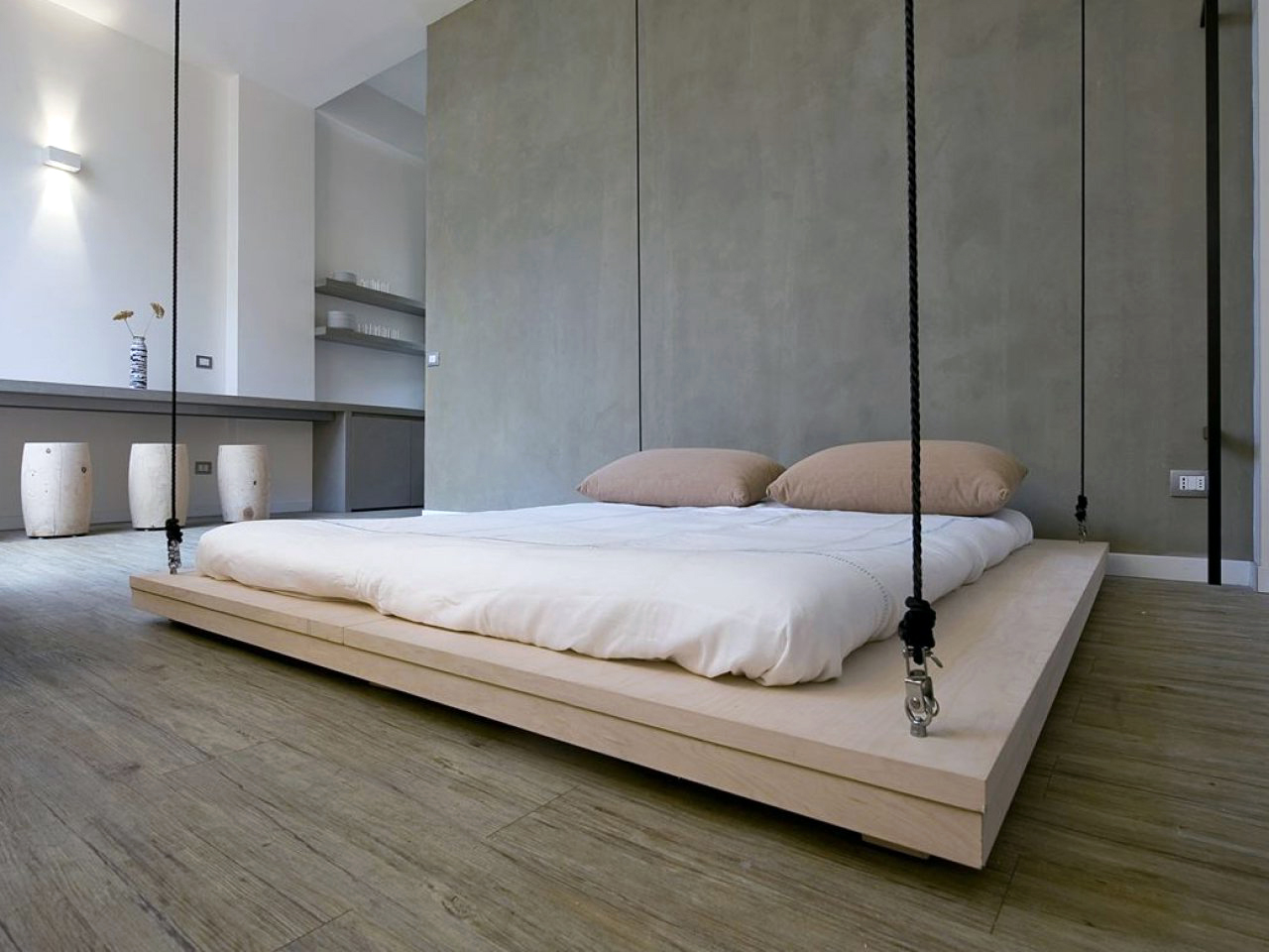 Современный вариант спальни в стиле минимализм