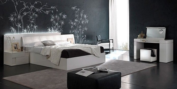 Интерьер спальни с черными стенами